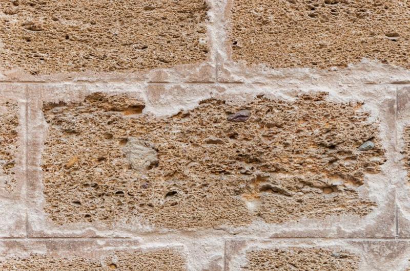Quelles fondations pour un muret en pierre pr&egrave;s de Sarreguemines ?